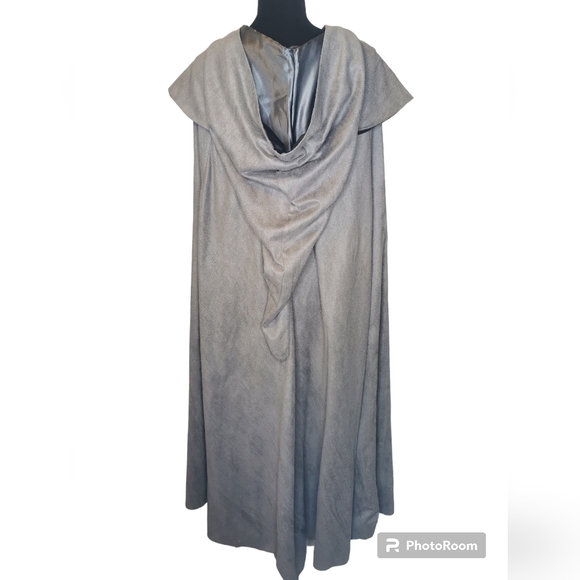 Medieval/Cosplay Microfiber faux-suede Cloak with Satin Lining - Picture 3 of 9